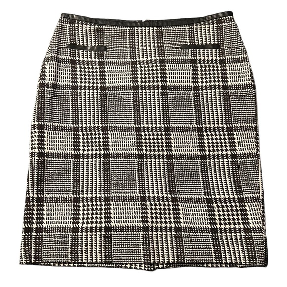 Talbots Dresses & Skirts - Talbots Black and White Rockingham Plaid Houndstooth Mini Skirt size 4P